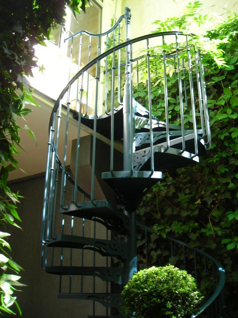 Escalier métallique en colimaçon (75)