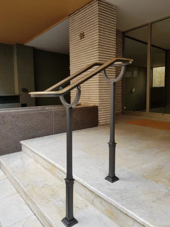 Main courante d'entrée d'immeuble (75)
