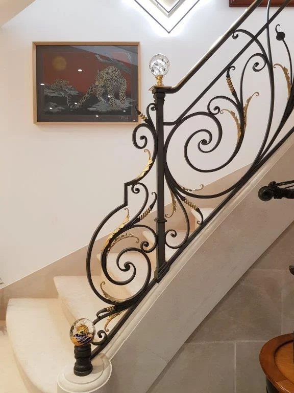 départ de rampe avec feuillage (80)